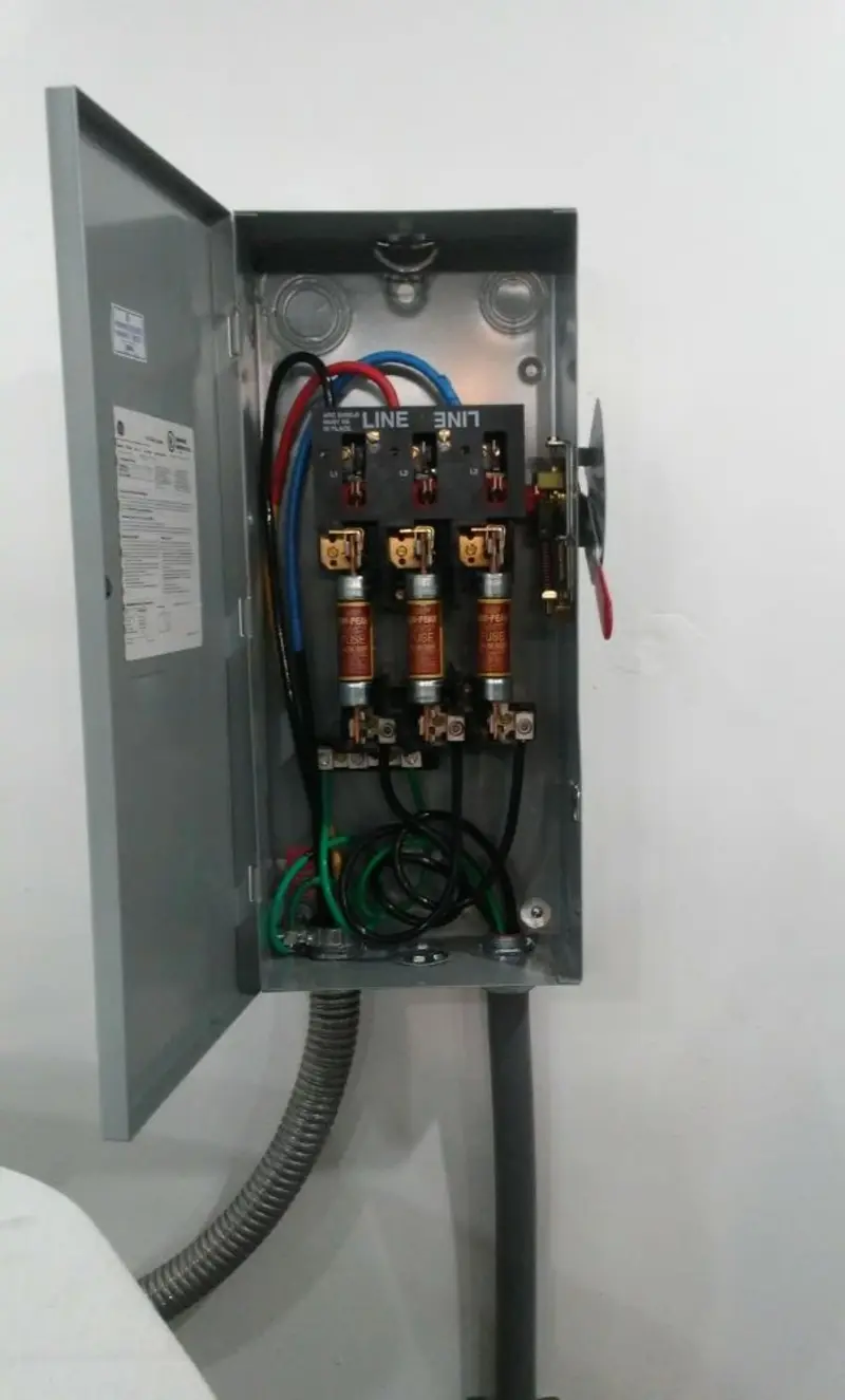 Three-phase disconnect switch installed for Smoke Detector Installation in Mandan